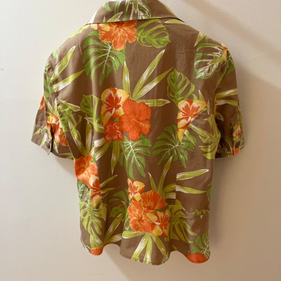 Hawaiian Cotton M Blouse with a small peplum - Picture 8 of 11